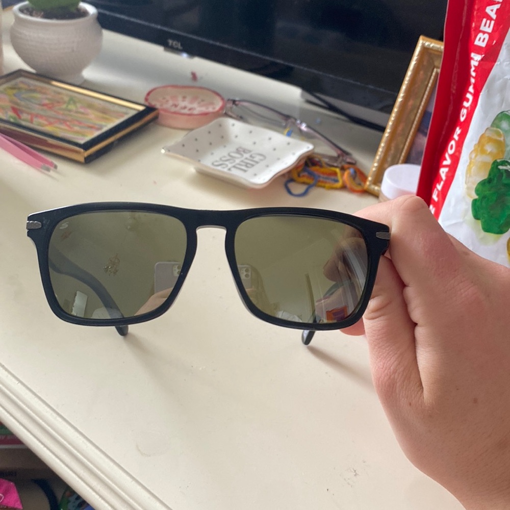 Serengeti sunglasses- no scratches!